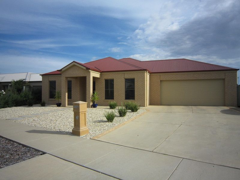 15 Sunset Avenue, ECHUCA VIC 3564
