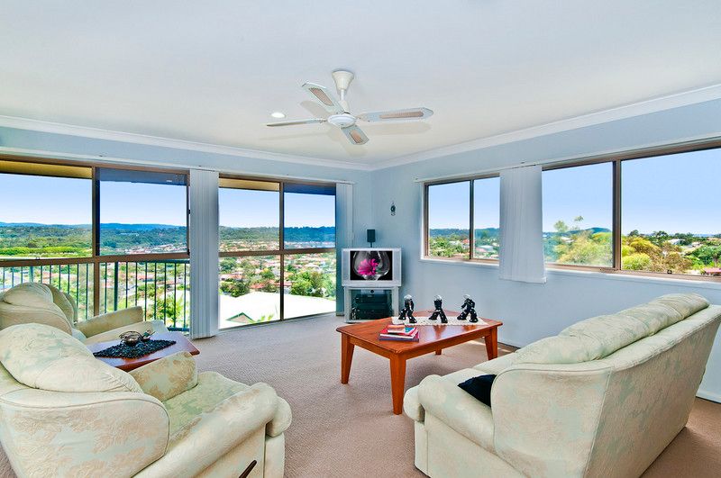43 Doubleview Drive, ELANORA QLD 4221