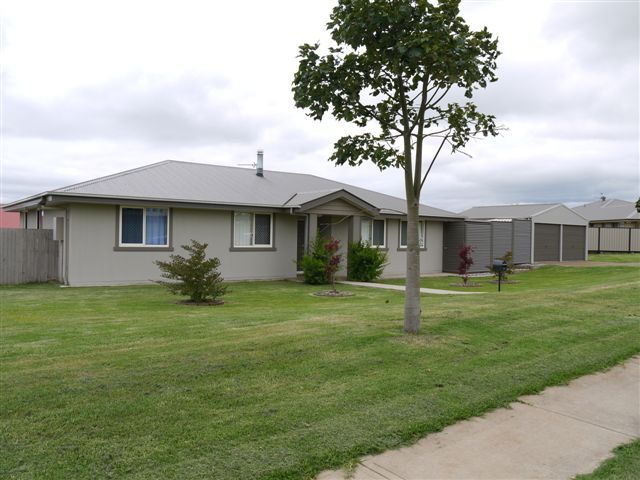 62 Polzin Road, HIGHFIELDS QLD 4352
