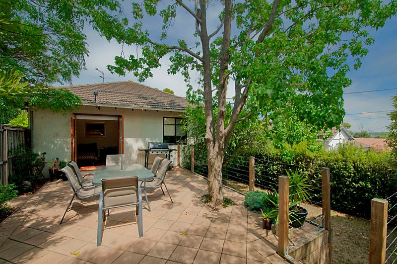 19 Binalong Avenue, CHADSTONE VIC 3148
