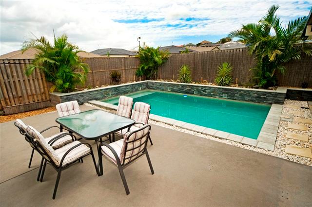 2 Burr Court, PACIFIC PINES QLD 4211