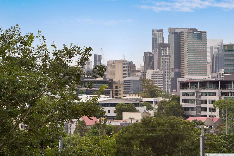 15 Ridley Street, AUCHENFLOWER QLD 4066