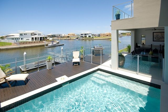 71 Compass Drive, BIGGERA WATERS QLD 4216