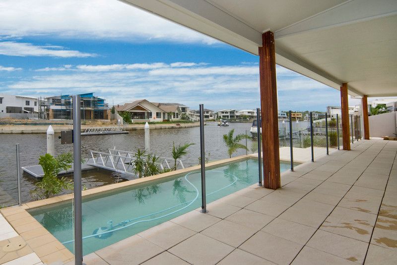 61 Compass Drive, BIGGERA WATERS QLD 4216