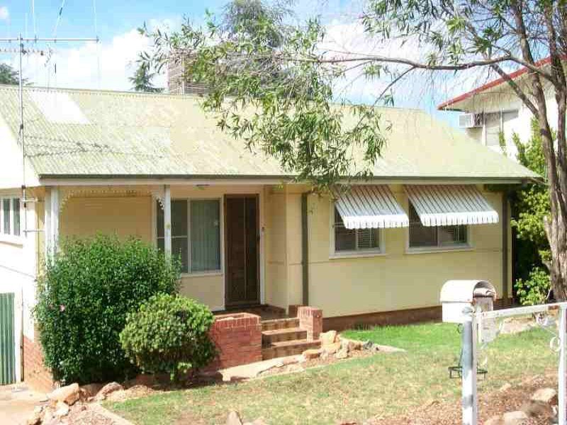 11 Kookaburra Street, PARKES NSW 2870