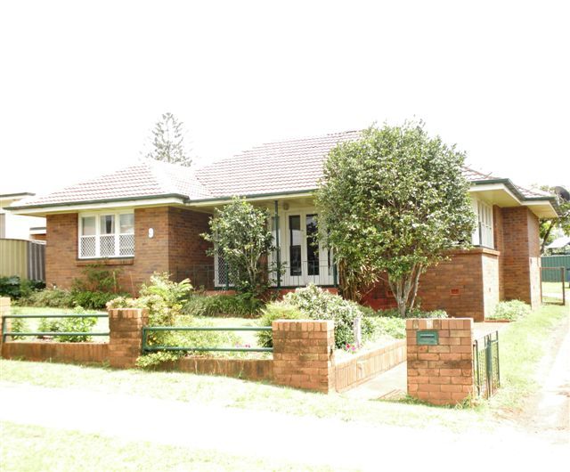 9 Drayton Road, HARRISTOWN QLD 4350