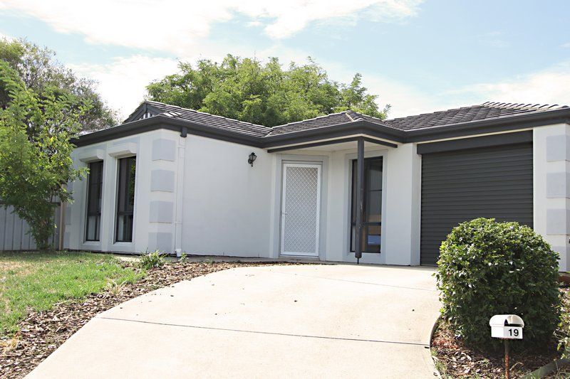 19 Lyle Street, PARA VISTA SA 5093