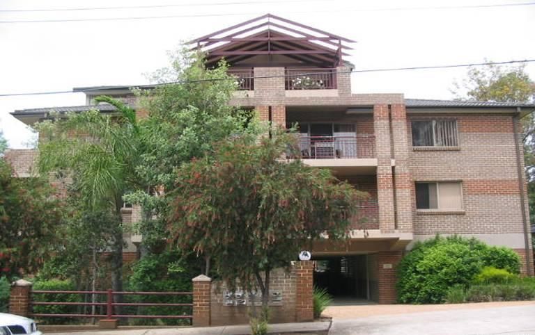 8-10 Mowle Street, WESTMEAD NSW 2145