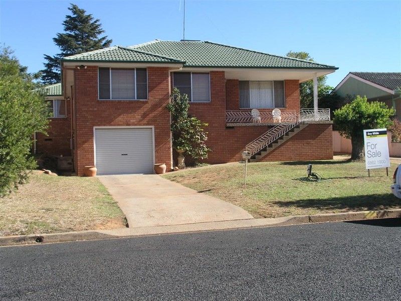 26 Moor Street, PARKES NSW 2870