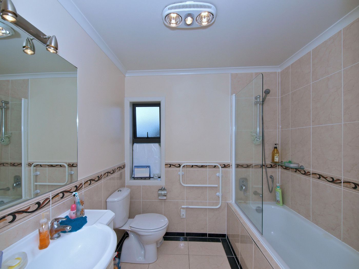 1/118 Huntington Drive, Botany Downs, Manukau City