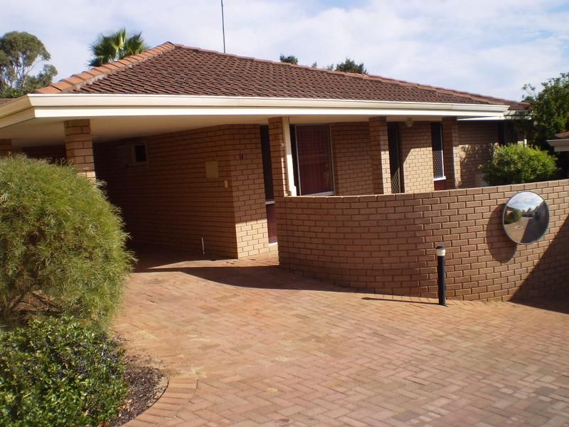 6-8 Pinewood Avenue, KARDINYA WA 6163