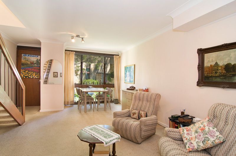 74 Floss Street, HURLSTONE PARK NSW 2193