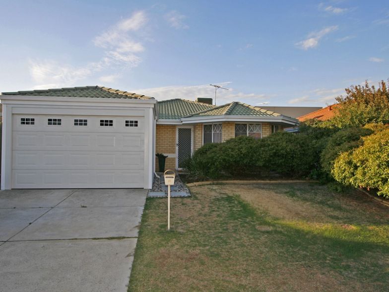 6 Barcroft Court, ATWELL WA 6164