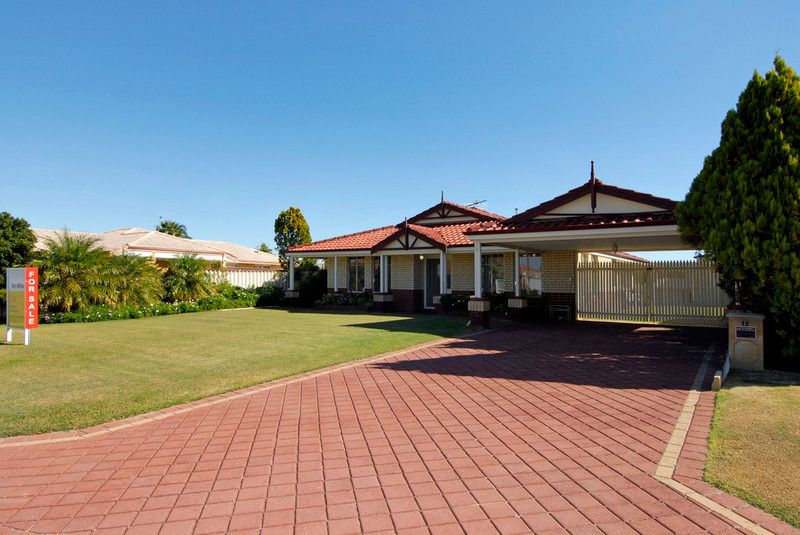 13 Broadbeach Place, WAIKIKI WA 6169