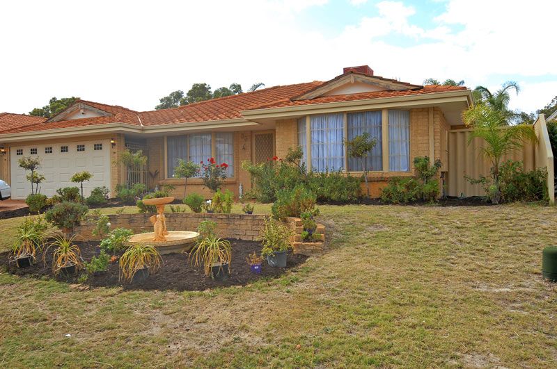 33 Roseheath Boulevard, KIARA WA 6054