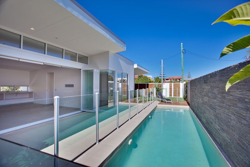 27 Francis Street, MERMAID BEACH QLD 4218