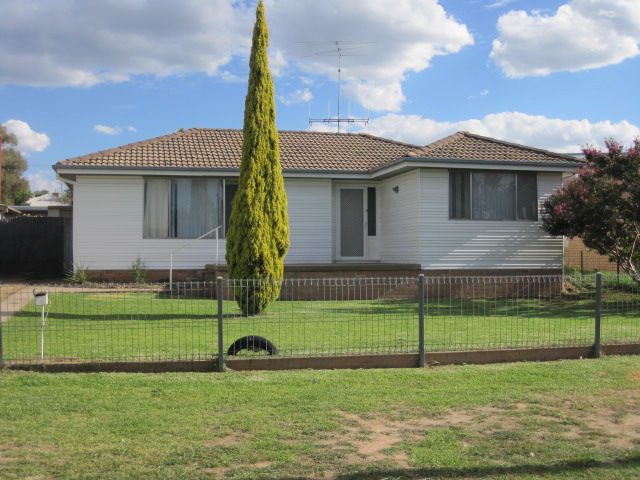 4 Spring Street, YOUNG NSW 2594