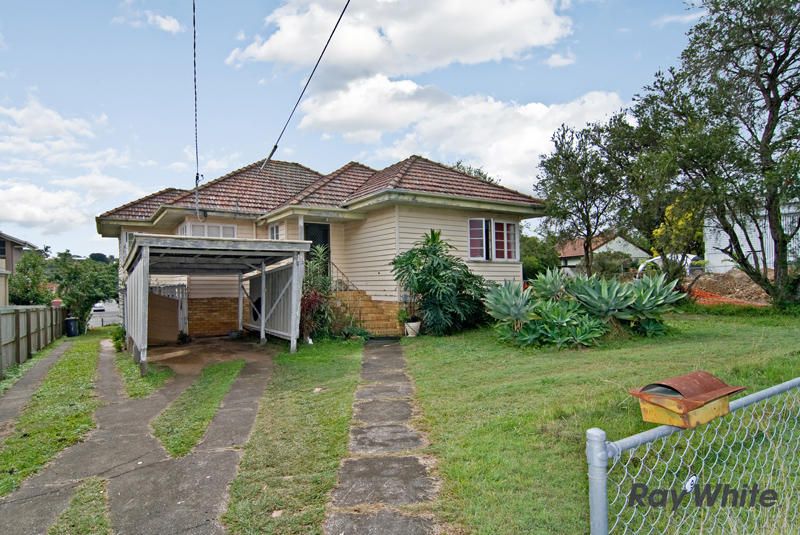 9 Rhodes Street, STAFFORD QLD 4053