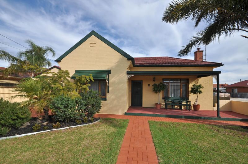 16 Warwick Street, LARGS NORTH SA 5016