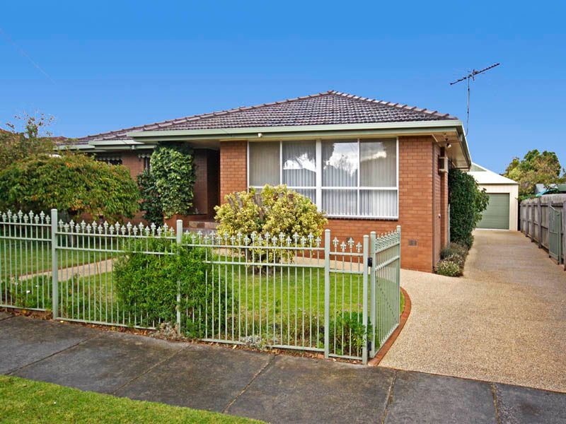 2 Olwen Avenue, BELMONT VIC 3216