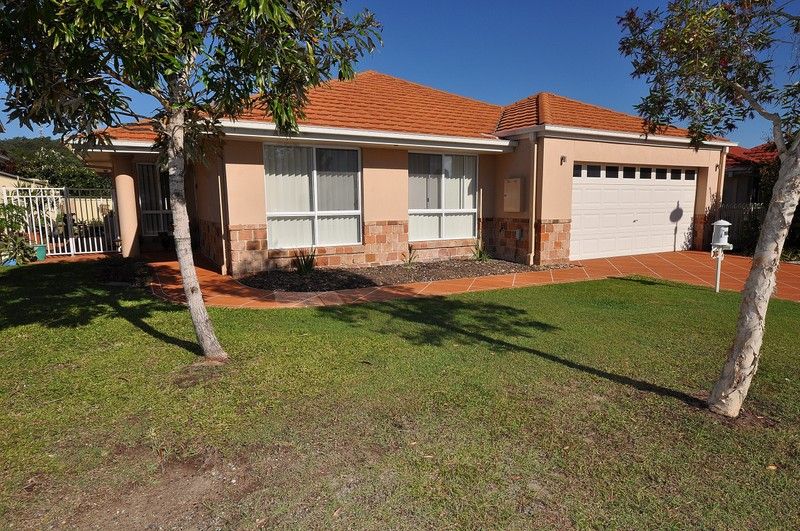 28 Leighanne Crescent, ARUNDEL QLD 4214