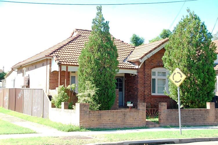 77 Blaxcell Street, GRANVILLE NSW 2142