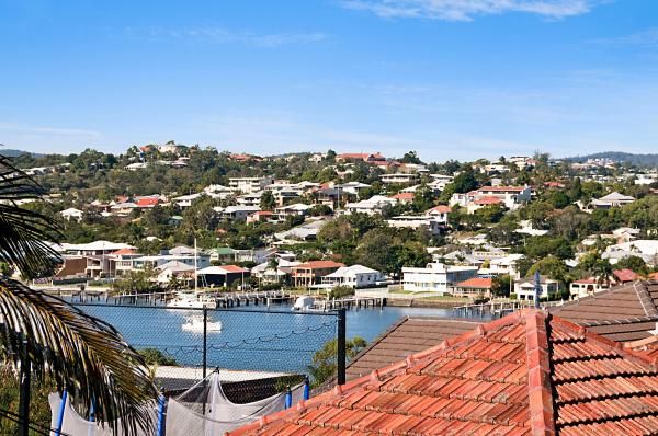 35 Langside Road, HAMILTON QLD 4007