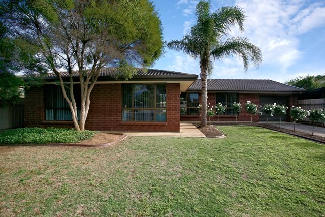 12 Reynolds Drive, PARALOWIE SA 5108