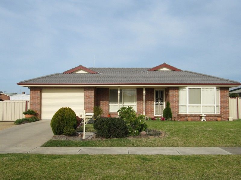 29 Merry Street, MAFFRA VIC 3860
