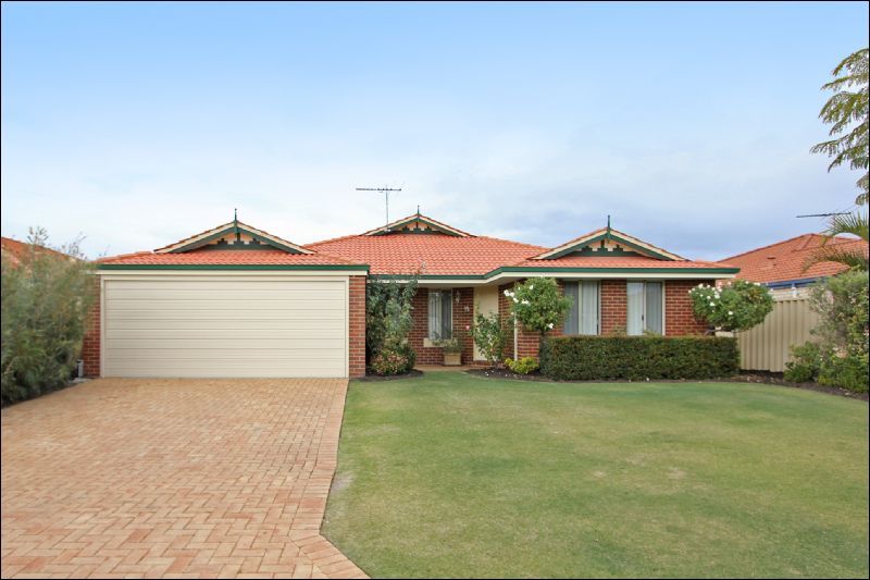 42 Lansdowne Entrance, CANNING VALE WA 6155