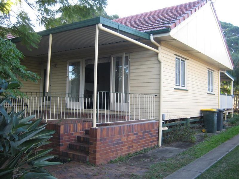 43 Camelot Street, TENNYSON QLD 4105