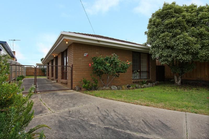 42 Fifth Avenue, ROSEBUD VIC 3939