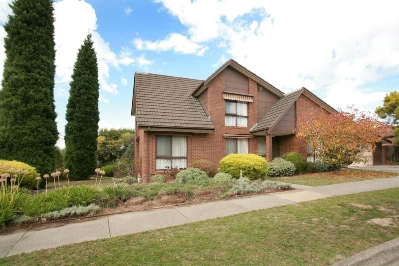 15 Lainie Court, WANTIRNA SOUTH VIC 3152