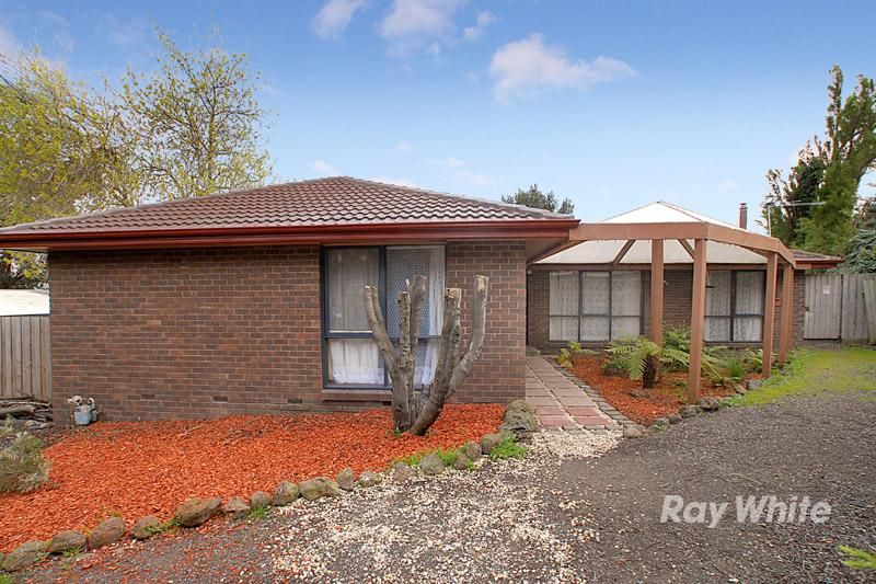 2 Peppermint Court, HAMPTON PARK VIC 3976