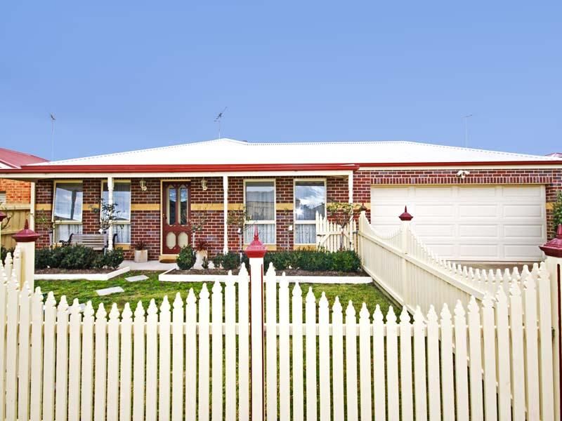 50 Meadenhall Drive, ST ALBANS PARK VIC 3219