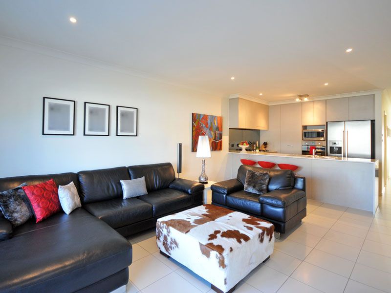 2  Inland Drive, TUGUN QLD 4224