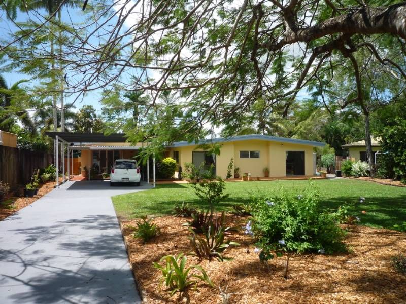 6 County Close, SMITHFIELD QLD 4878