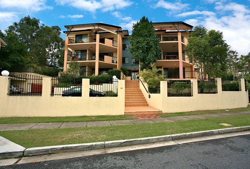 16 Norman Crescent, NORMAN PARK QLD 4170