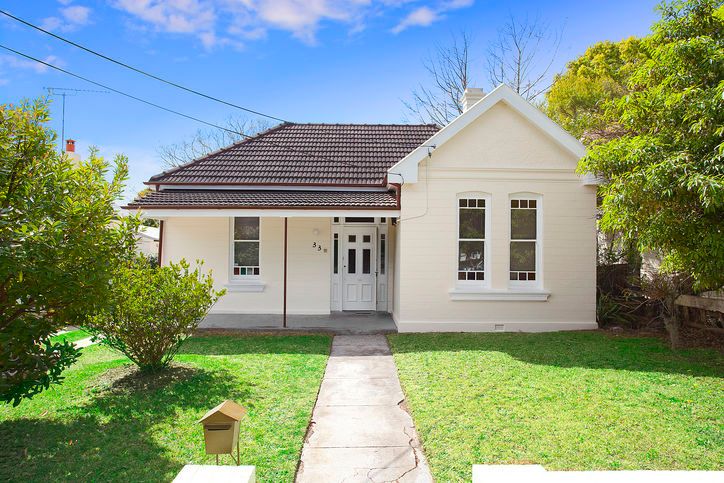 33 Rhodes Avenue, NAREMBURN NSW 2065