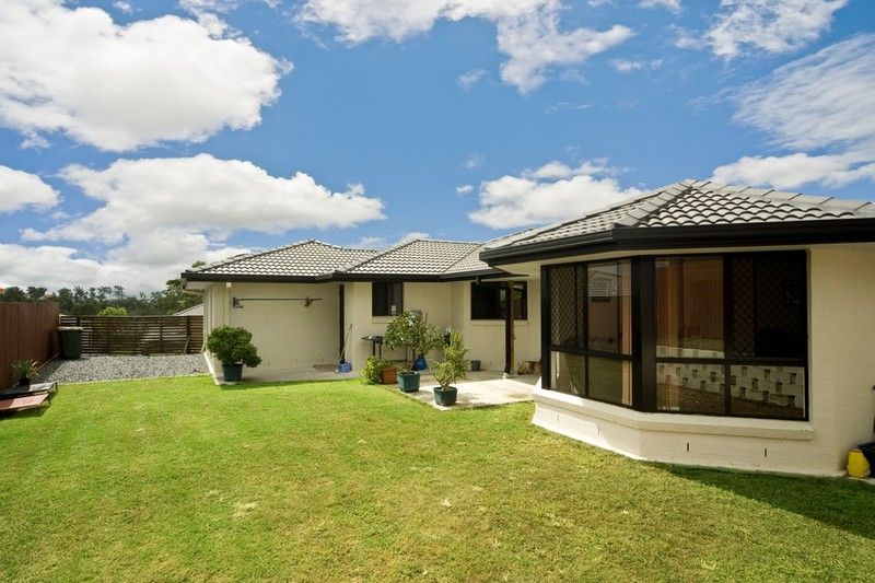 25 Lancelot Crescent, ORMEAU QLD 4208