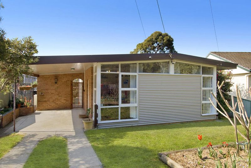 18  Dumbarton Place, ENGADINE NSW 2233