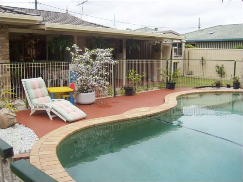 4 Gloria Court, DECEPTION BAY QLD 4508
