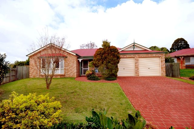 12 Winton Court, MIDDLE RIDGE QLD 4350
