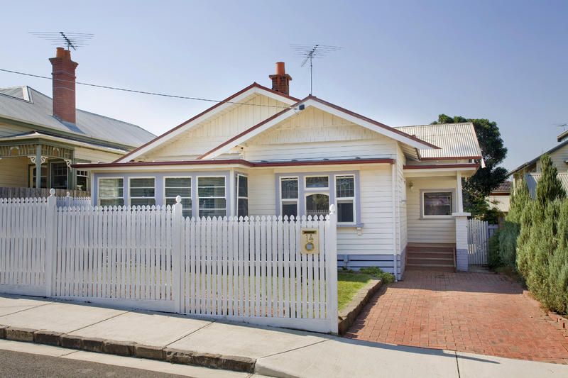 14 Stinton Avenue, NEWTOWN VIC 3220
