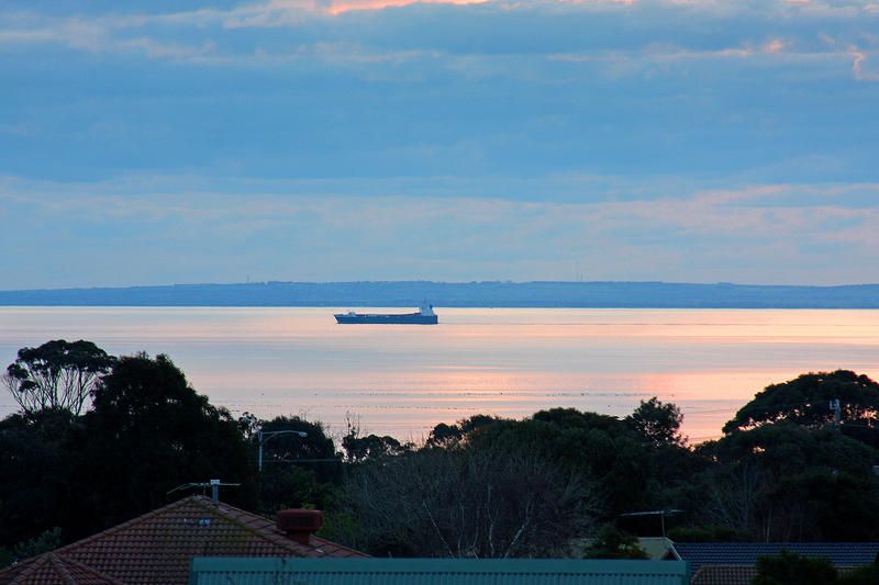 52  Maxwell Street, MORNINGTON VIC 3931
