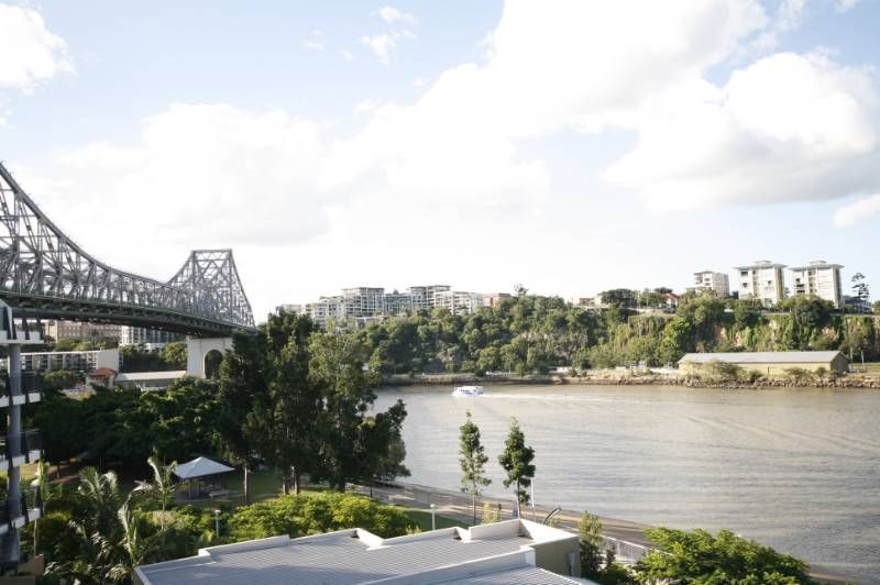 1 Holman Street, KANGAROO POINT QLD 4169