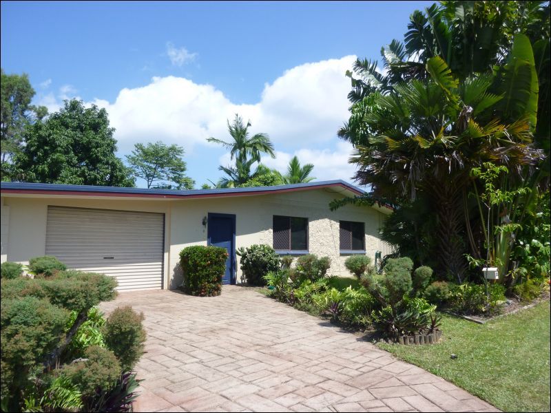 11 Bulolo Close, TRINITY BEACH QLD 4879