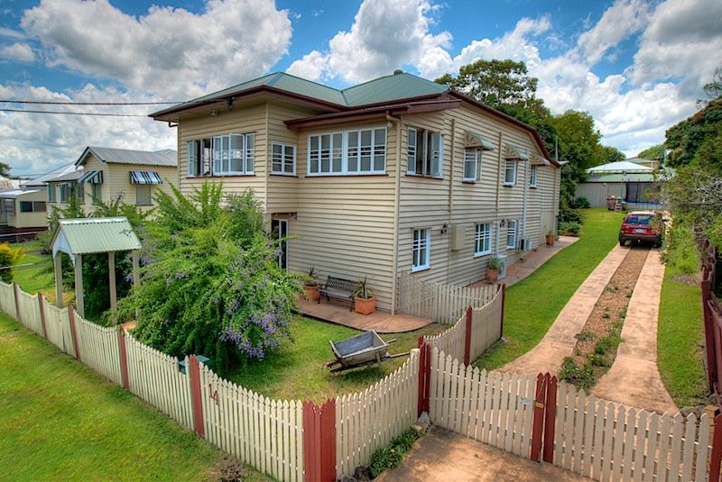 14 Lusitania Street, NEWTOWN QLD 4305