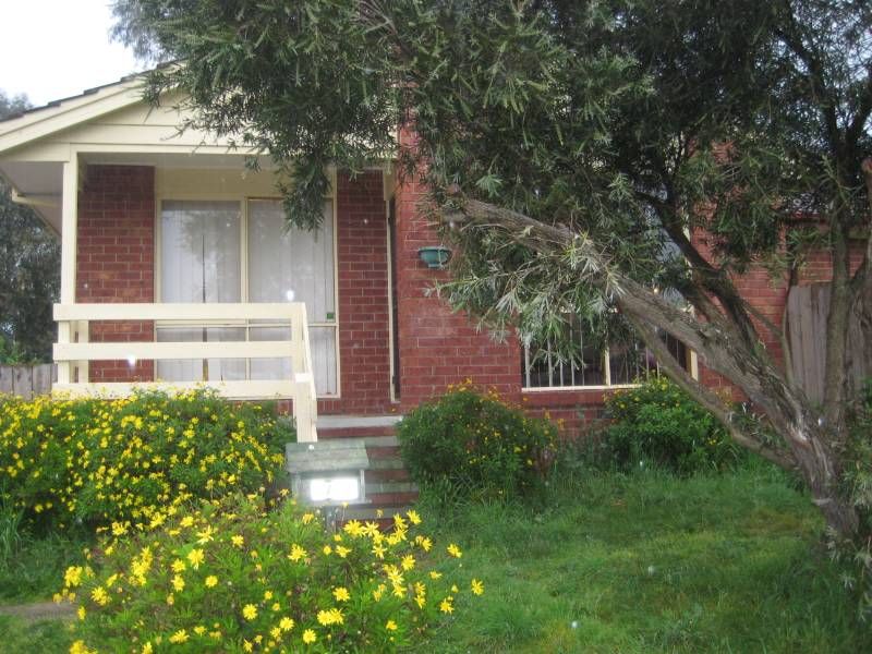 2/90 WARANA Drive, HAMPTON PARK VIC 3976
