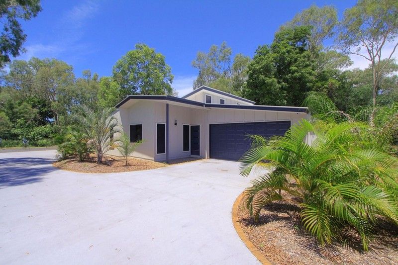 4 Kentia Avenue, MOORE PARK BEACH QLD 4670